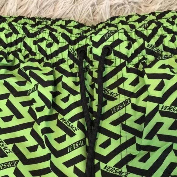 New Authentic Versace Green/Black Logo Print Swim Shorts Size 3 - Picture 4 of 11